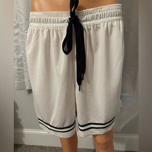Great Nike size L white black loose for dri fit basketball shorts NWT